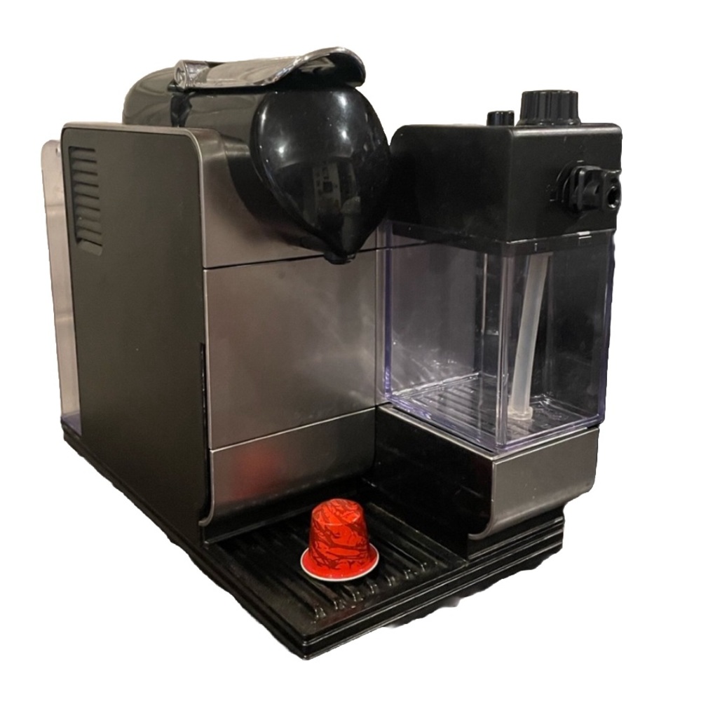 Delonghi Lattissima Nespresso Capsule Machine with Milk Steamer